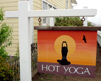 Hot Yoga (2)